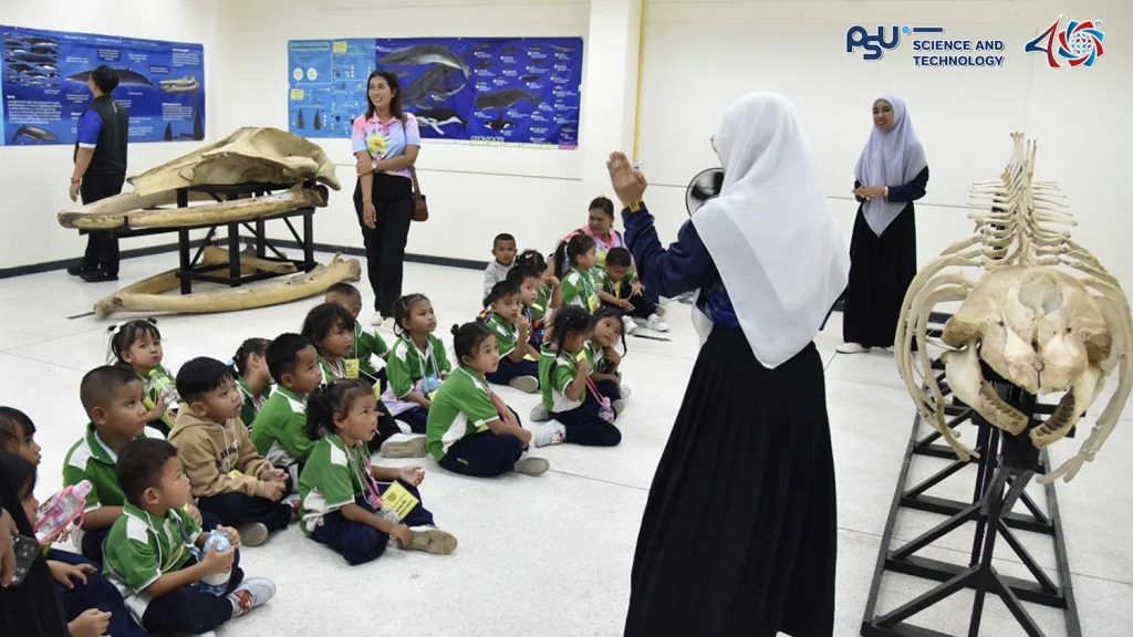 นักเรียนโรงเรียนอนุบาลเทศบาลตำบลนาประดู่ เยี่ยมชมพิพิธภัณฑ์ประวัติธรรมชาติและเครือข่ายท้องถิ่น