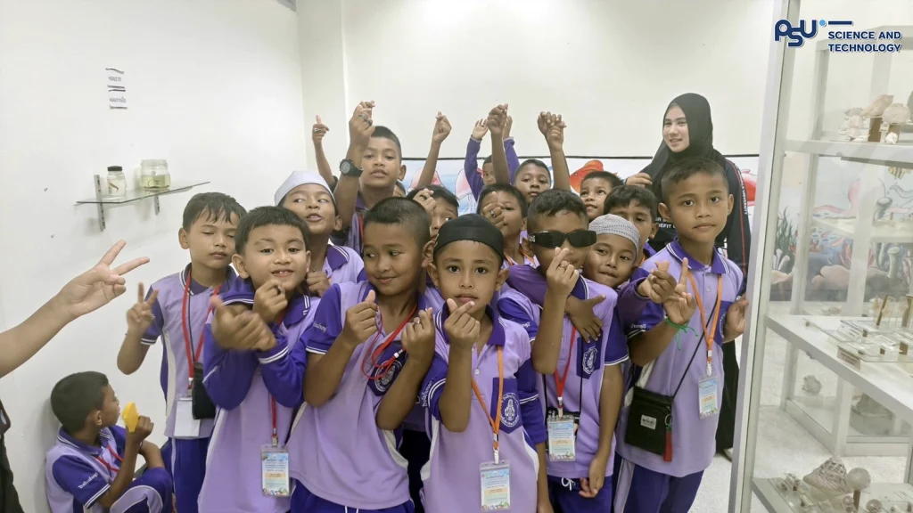 พิพิธภัณฑ์ประวัติธรรมชาติฯ ต้อนรับคณะนักเรียนโรงเรียนบ้านกลูบี